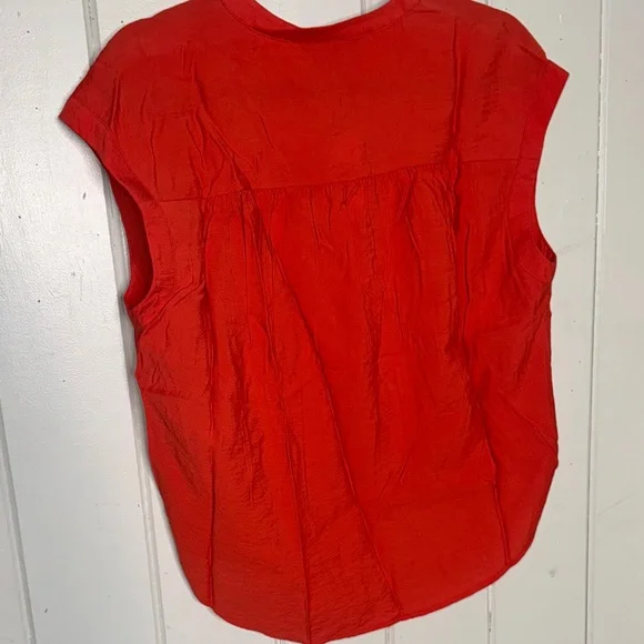 Banana Republic Red Sleeveless Blouse - Picture 4 of 5